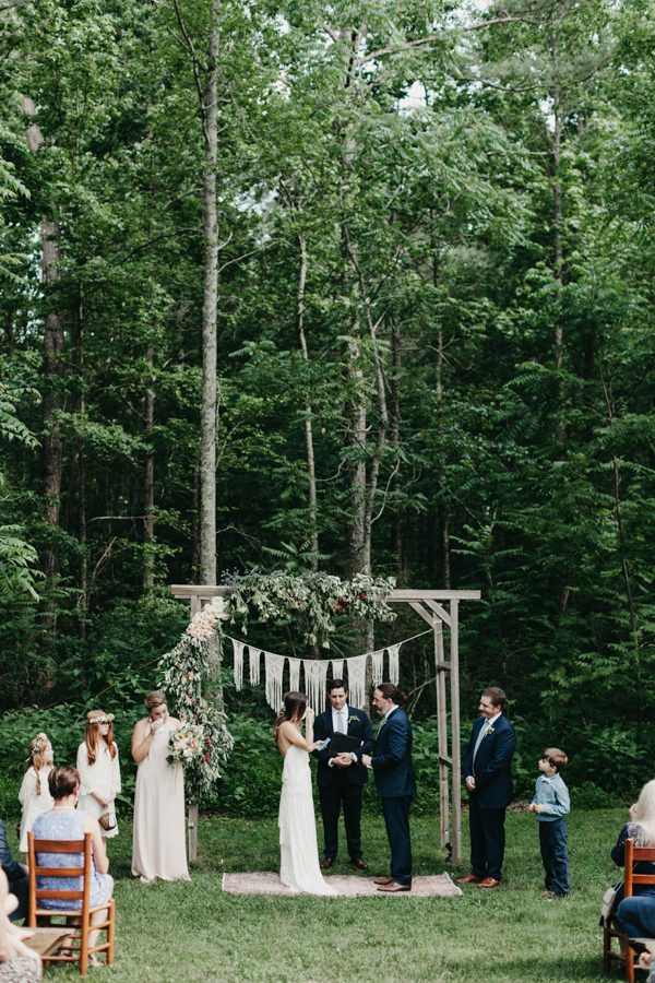 relaxed-boho-north-carolina-wedding-at-rock-quarry-farm-28