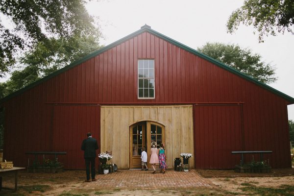 this-alabama-farm-wedding-is-county-chic-like-youve-never-seen-before-20