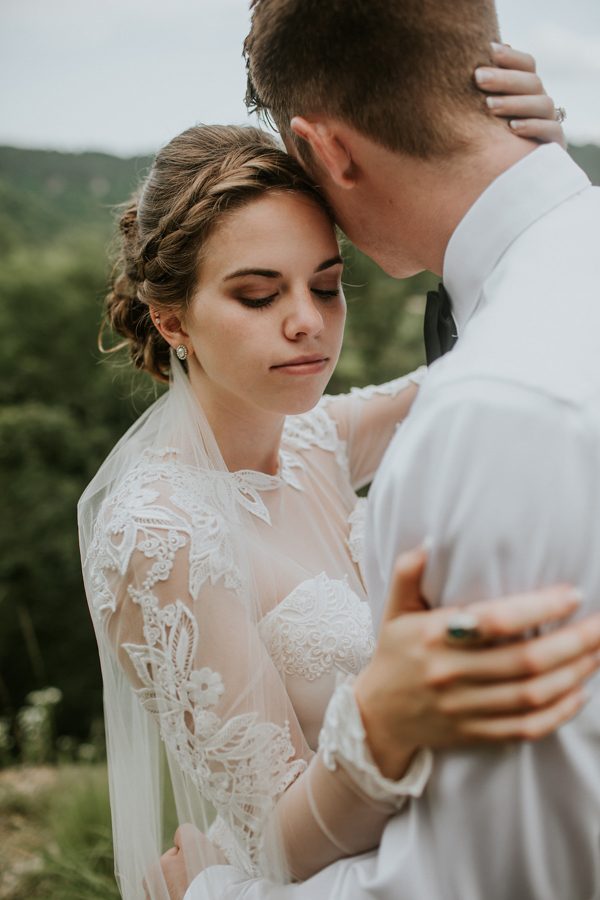 this-couple-made-their-own-traditions-in-their-whitewater-state-park-wedding-10