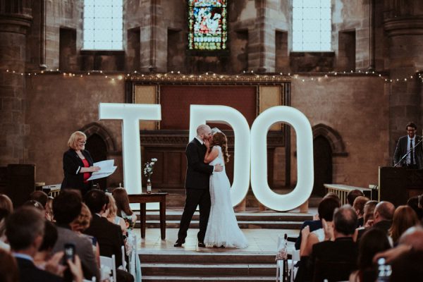 this-couple-said-i-do-in-a-big-way-at-their-leeds-wedding-17