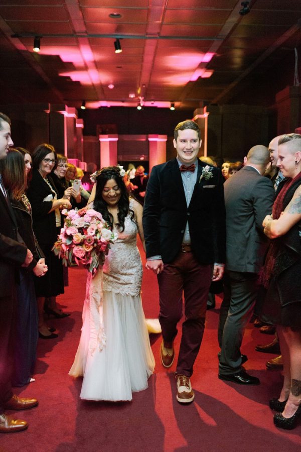 this-houston-museum-of-natural-science-wedding-got-its-inspiration-from-the-gem-and-mineral-exhibit-28