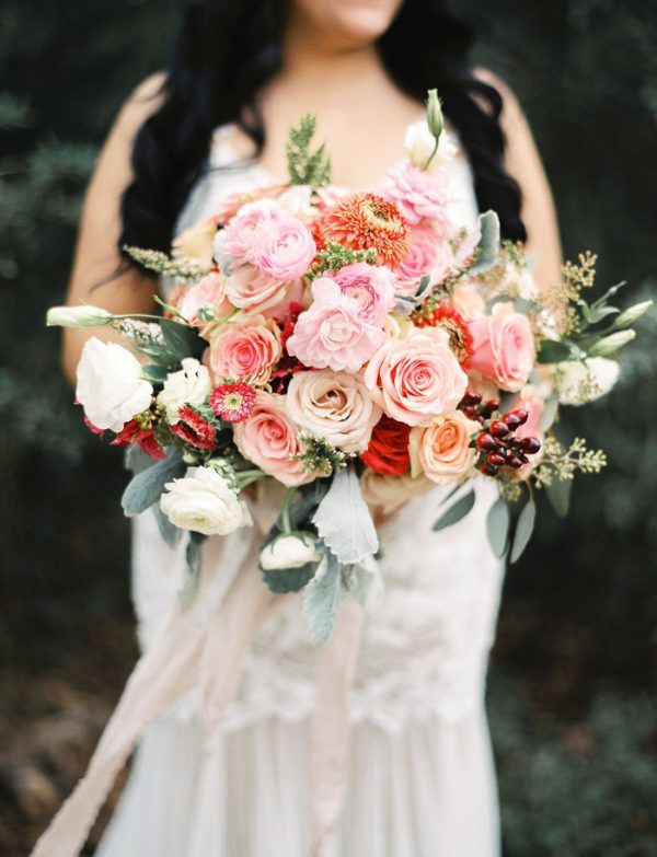 this-houston-museum-of-natural-science-wedding-got-its-inspiration-from-the-gem-and-mineral-exhibit-46