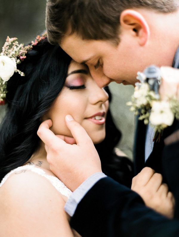 this-houston-museum-of-natural-science-wedding-got-its-inspiration-from-the-gem-and-mineral-exhibit-47