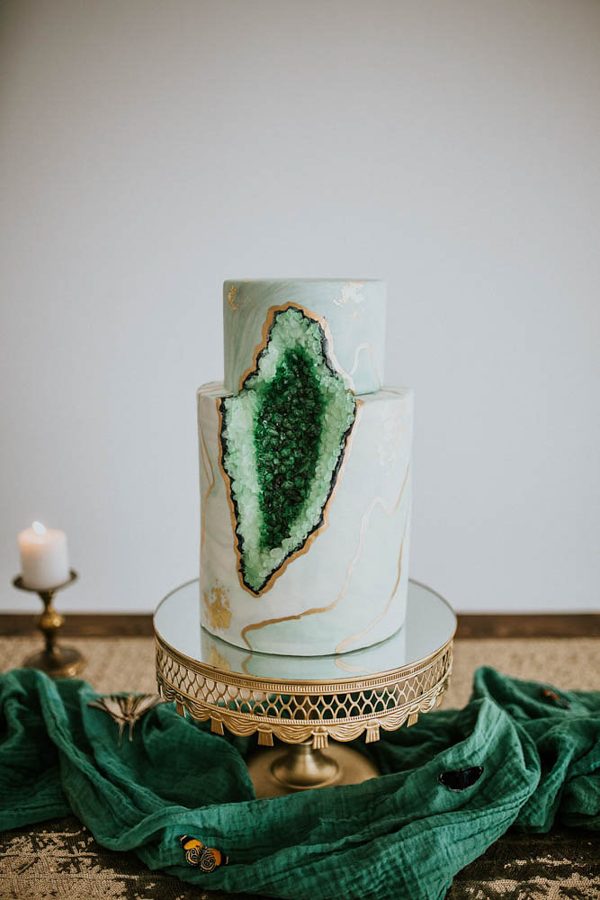 we-guarantee-youll-get-butterflies-over-this-dreamy-emerald-wedding-inspiration-16