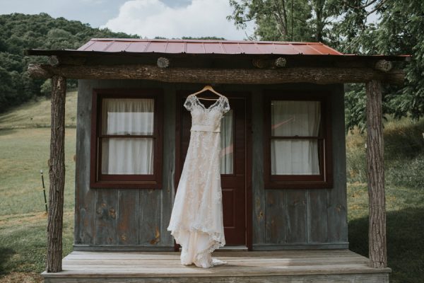 we-love-how-this-couple-incorporated-their-dog-into-their-asheville-wedding-15