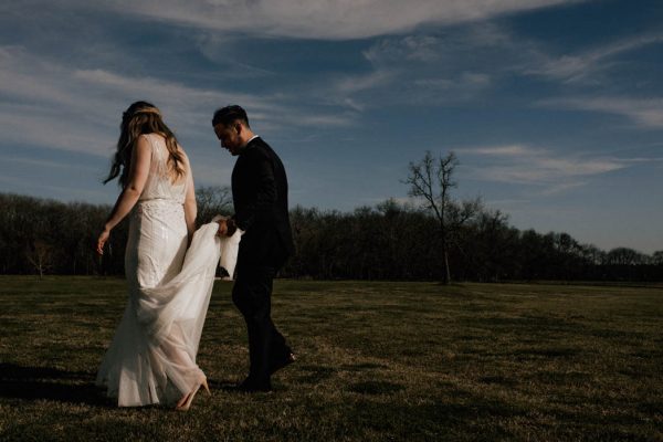 black-and-emerald-texas-wedding-at-olde-dobbin-station-joseph-west-10