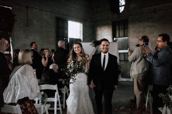 black-and-emerald-texas-wedding-at-olde-dobbin-station-joseph-west-19