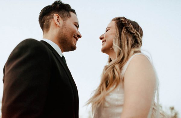 black-and-emerald-texas-wedding-at-olde-dobbin-station-joseph-west-21