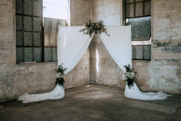 black-and-emerald-texas-wedding-at-olde-dobbin-station-joseph-west-26