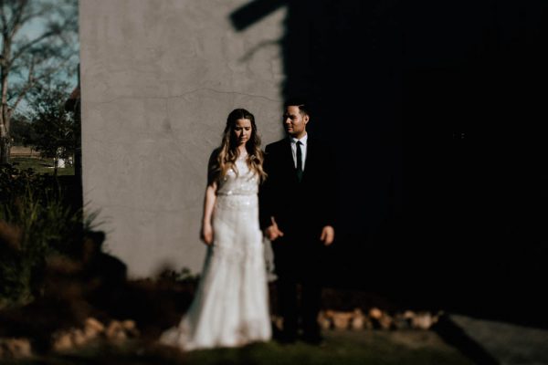 black-and-emerald-texas-wedding-at-olde-dobbin-station-joseph-west-37