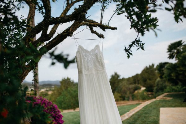 effortless-cliffside-wedding-in-ibiza-sascha-kraemer-2