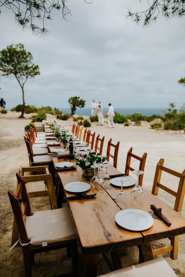 effortless-cliffside-wedding-in-ibiza-sascha-kraemer-24