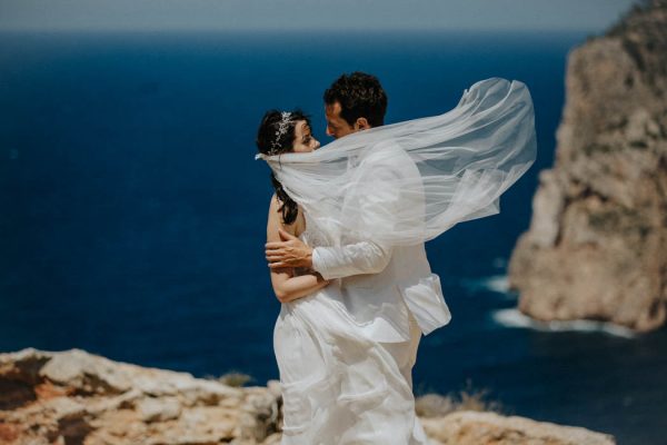 effortless-cliffside-wedding-in-ibiza-sascha-kraemer-29