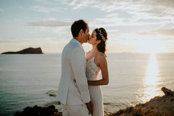 effortless-cliffside-wedding-in-ibiza-sascha-kraemer-47