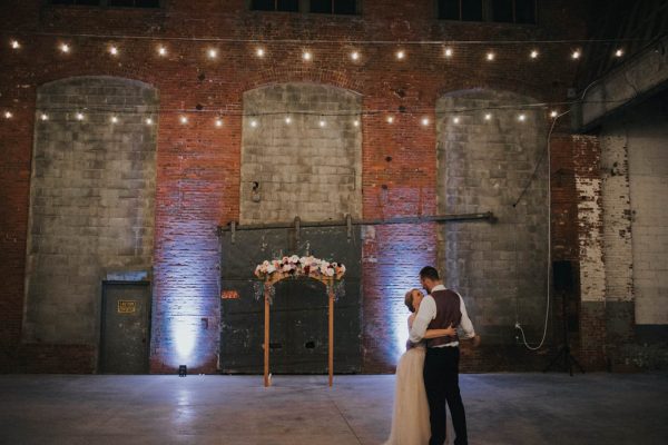 indoor-garden-wedding-at-thompsons-point-in-portland-maine-cortney-vamvakias-photography-38