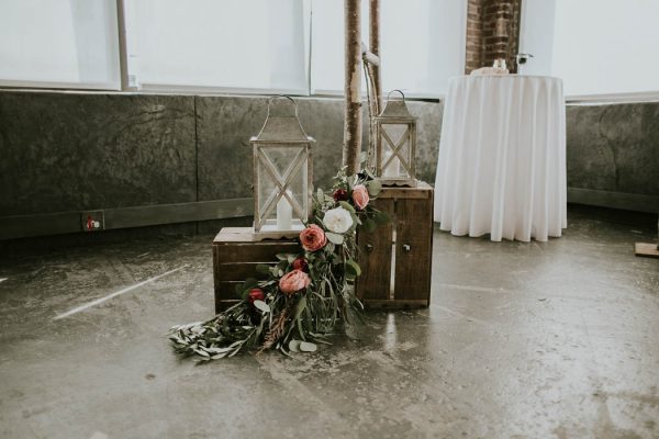 modern-romantic-portland-wedding-at-leftbank-annex-olivia-strohm-photography-26