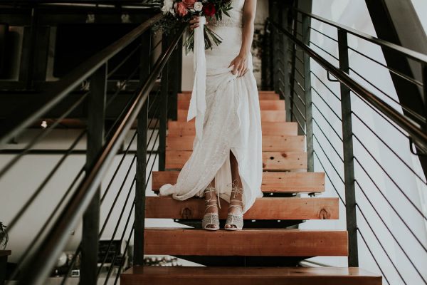 modern-romantic-portland-wedding-at-leftbank-annex-olivia-strohm-photography-42