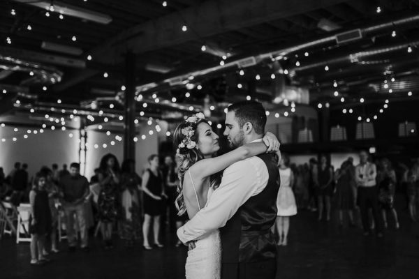 modern-romantic-portland-wedding-at-leftbank-annex-olivia-strohm-photography-60