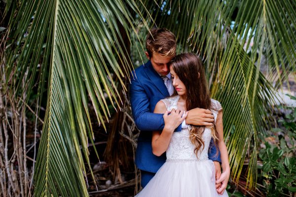 rugged-hawaiian-wedding-photos-on-the-big-island-karina-and-maks-45