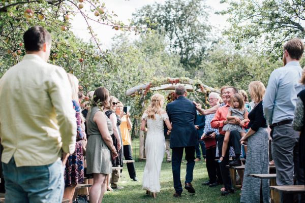 this-michigan-orchard-wedding-at-belsolda-farm-is-quintessentially-autumn-vafa-photography-31