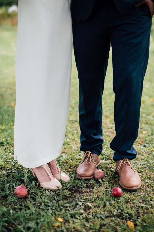 this-michigan-orchard-wedding-at-belsolda-farm-is-quintessentially-autumn-vafa-photography-46