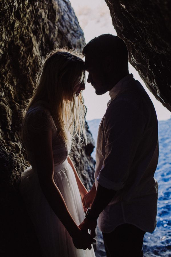 adventurous-shelter-cove-engagement-shoot-inspiration-9