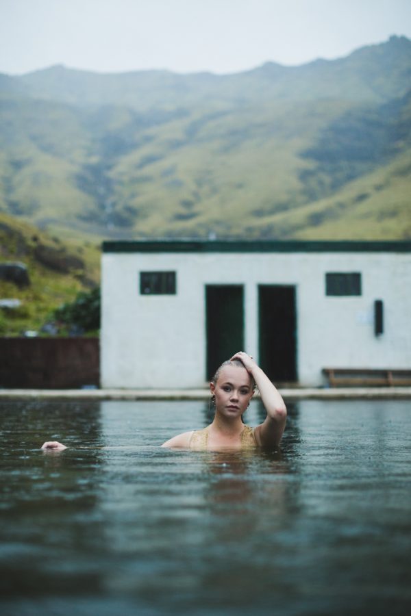 beautifully-wild-iceland-bridal-inspiration-12