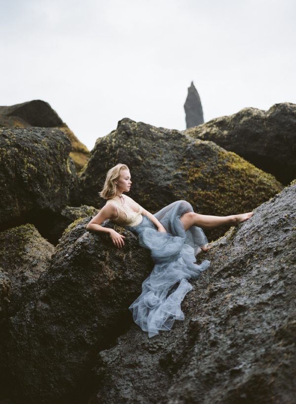 beautifully-wild-iceland-bridal-inspiration-15