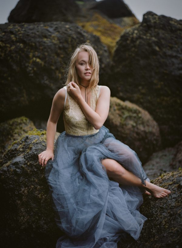 beautifully-wild-iceland-bridal-inspiration-16