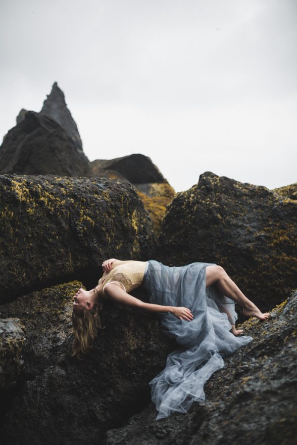 beautifully-wild-iceland-bridal-inspiration-5