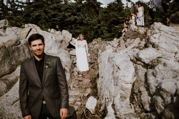 cozy-alaska-wedding-at-the-historic-skagway-inn-10