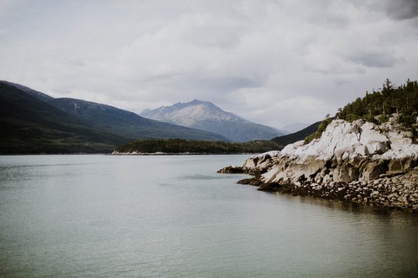 cozy-alaska-wedding-at-the-historic-skagway-inn-18