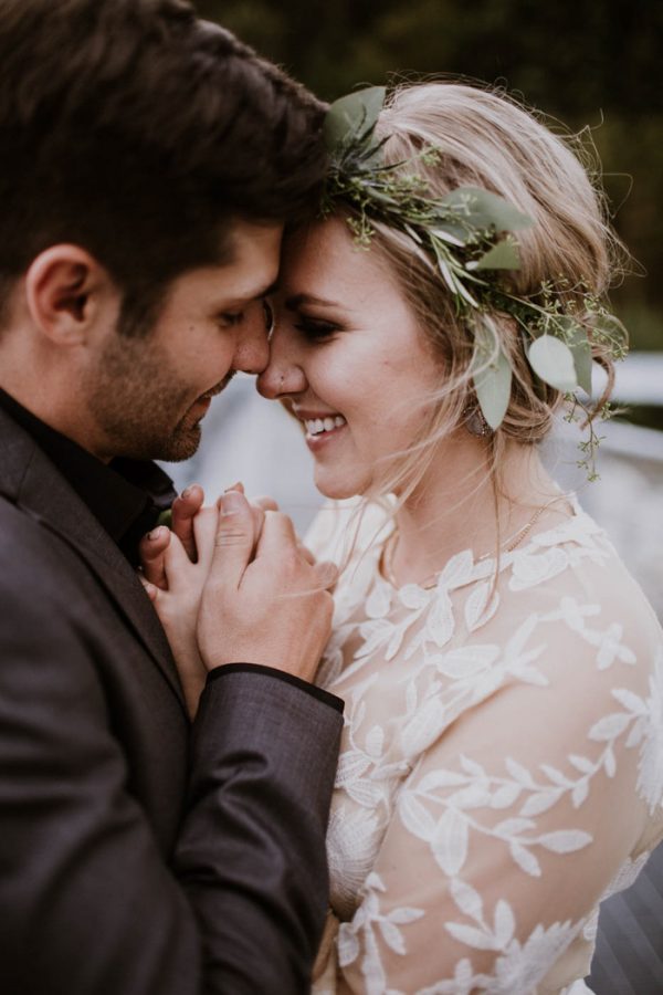 cozy-alaska-wedding-at-the-historic-skagway-inn-25