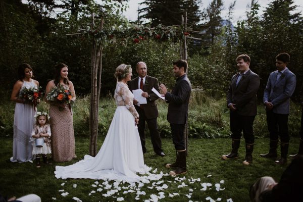 cozy-alaska-wedding-at-the-historic-skagway-inn-38