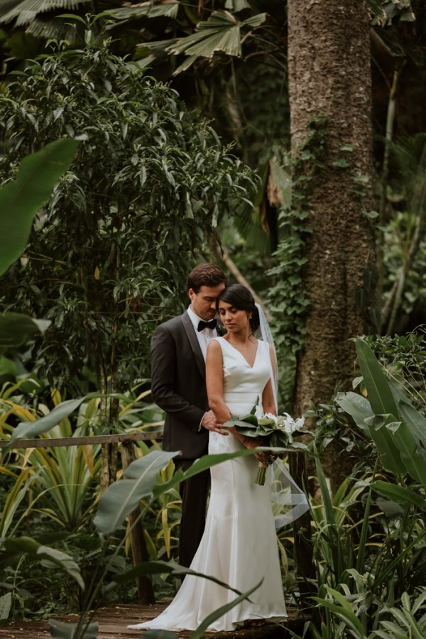 glamorous-fiji-wedding-at-the-garden-of-the-sleeping-giant-26