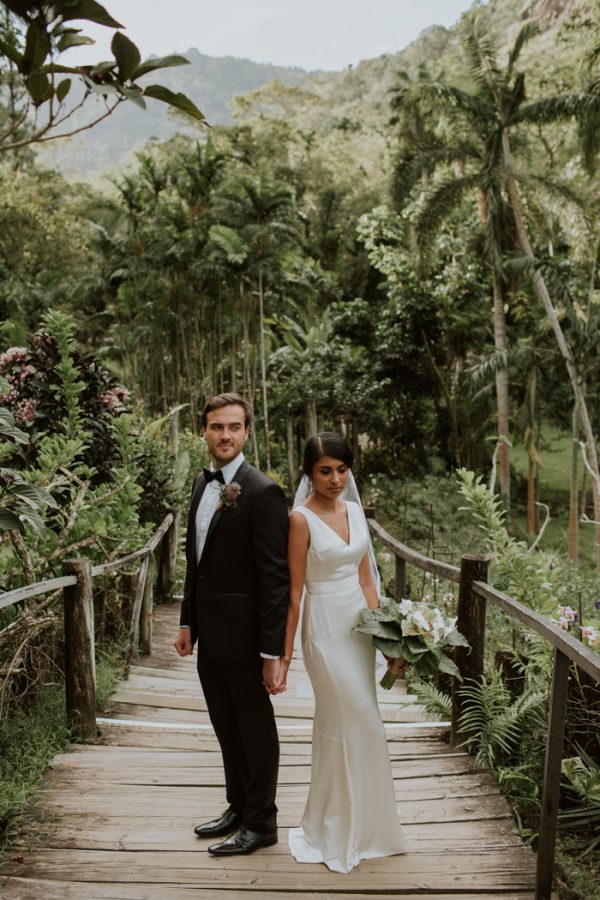 glamorous-fiji-wedding-at-the-garden-of-the-sleeping-giant-27