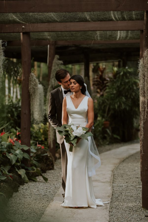 glamorous-fiji-wedding-at-the-garden-of-the-sleeping-giant-29