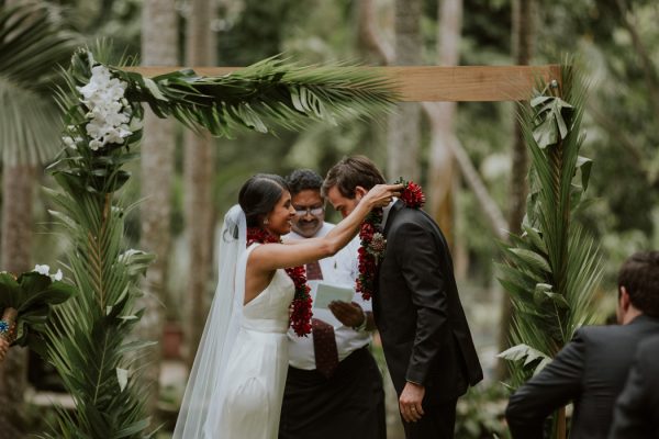 glamorous-fiji-wedding-at-the-garden-of-the-sleeping-giant-6