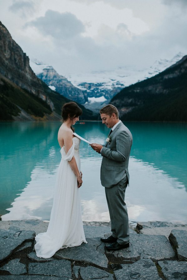 look-no-further-than-these-photos-for-your-lake-louise-elopement-inspiration-12