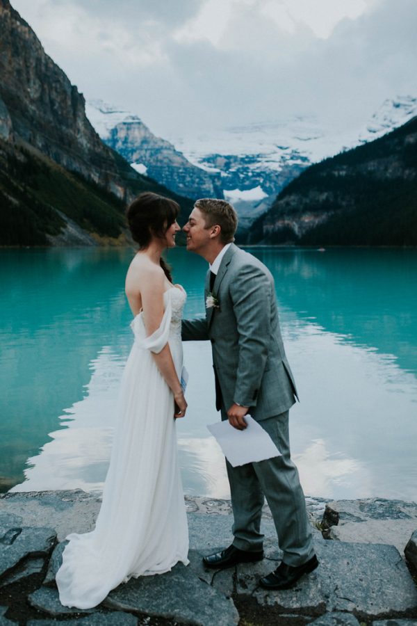 look-no-further-than-these-photos-for-your-lake-louise-elopement-inspiration-15