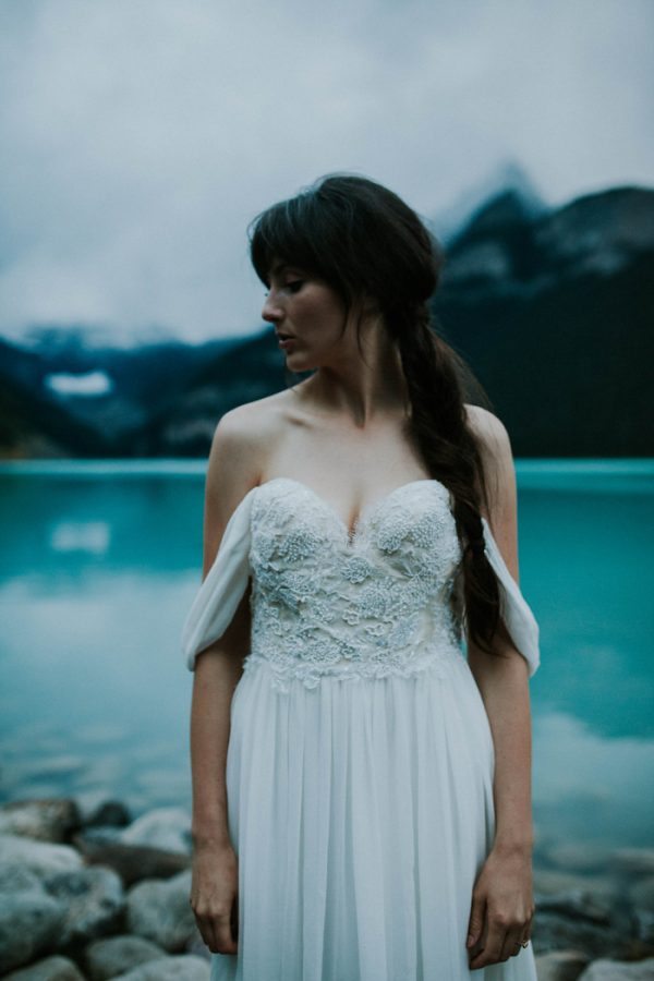 look-no-further-than-these-photos-for-your-lake-louise-elopement-inspiration-26