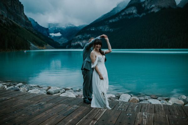 look-no-further-than-these-photos-for-your-lake-louise-elopement-inspiration-29