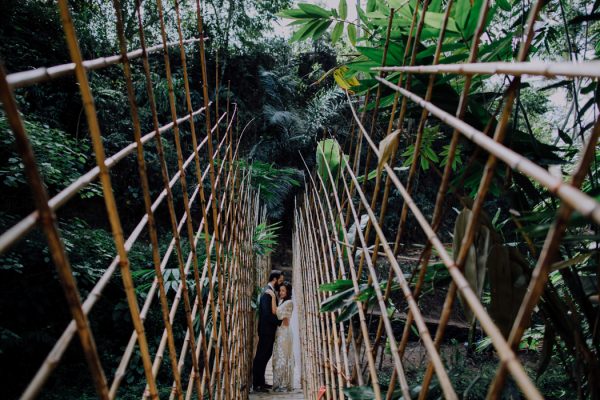 picture-perfect-bali-destination-wedding-at-bambu-indah-11