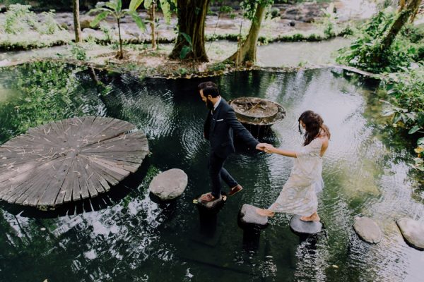 picture-perfect-bali-destination-wedding-at-bambu-indah-14