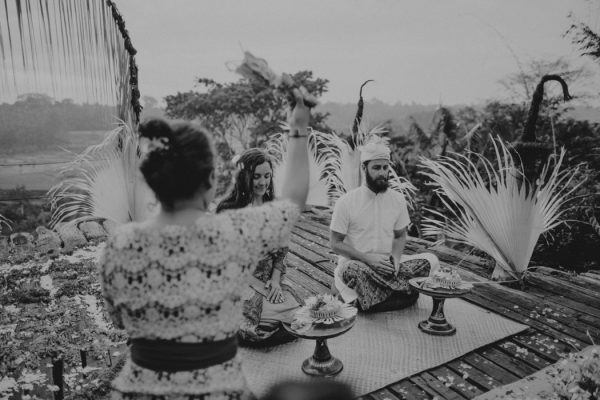 picture-perfect-bali-destination-wedding-at-bambu-indah-34