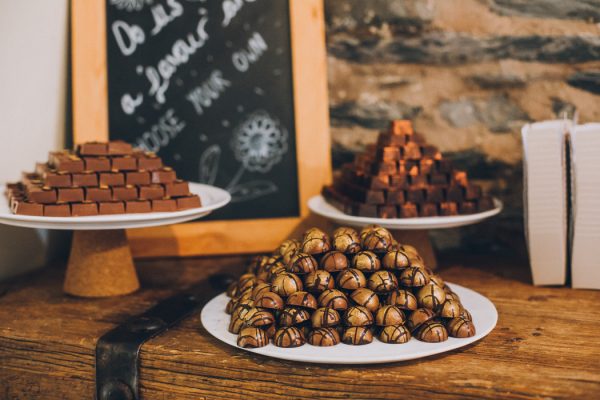 sweet-and-sparkly-leicestershire-wedding-at-the-old-stables-28