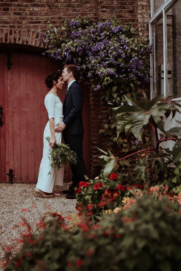 this-couple-put-a-natural-spin-on-their-sledmere-house-barn-wedding-24