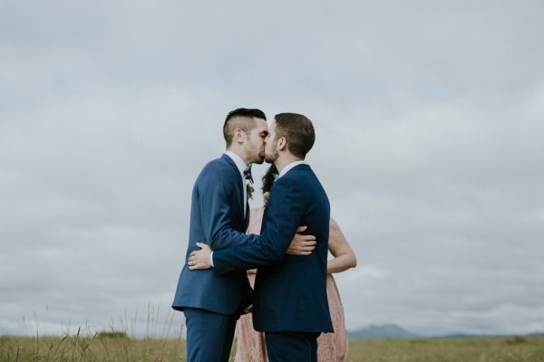 this-gorgeous-marfa-wedding-captures-the-magic-of-west-texas-32