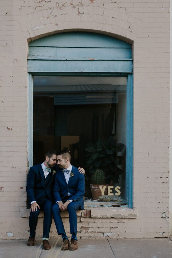 this-gorgeous-marfa-wedding-captures-the-magic-of-west-texas-35