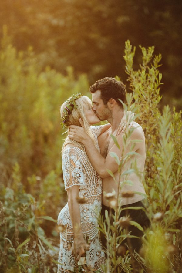 this-ultra-flexible-couple-had-a-yoga-engagement-in-the-woods-19